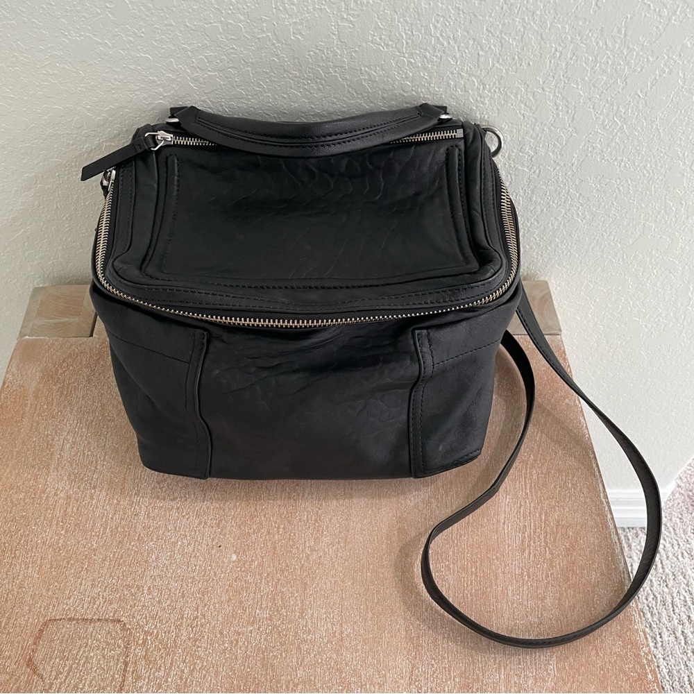 Vince Camuto black leather cross body purse